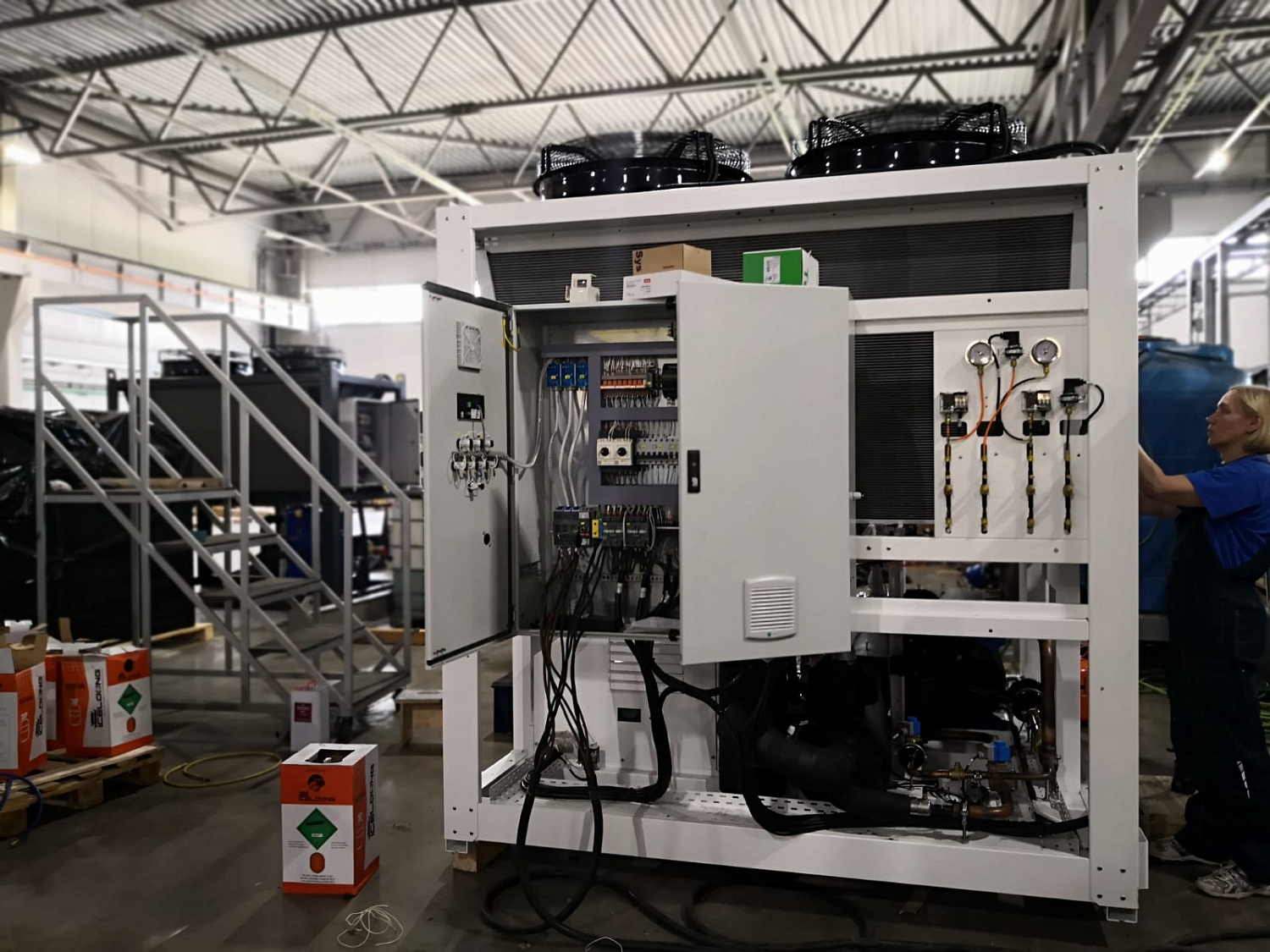 Моноблок для охлаждения пищевых ингредиентов на производстве.